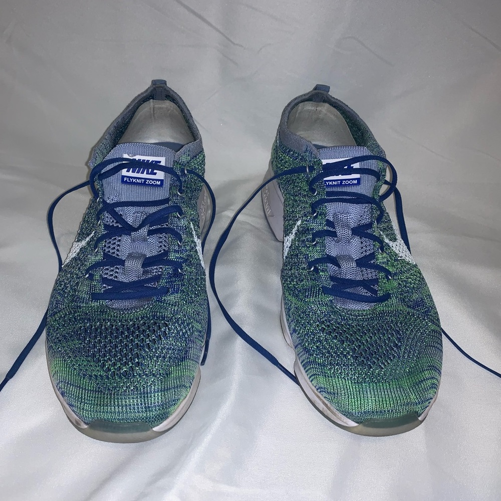 Nike flyknit zoom shoes